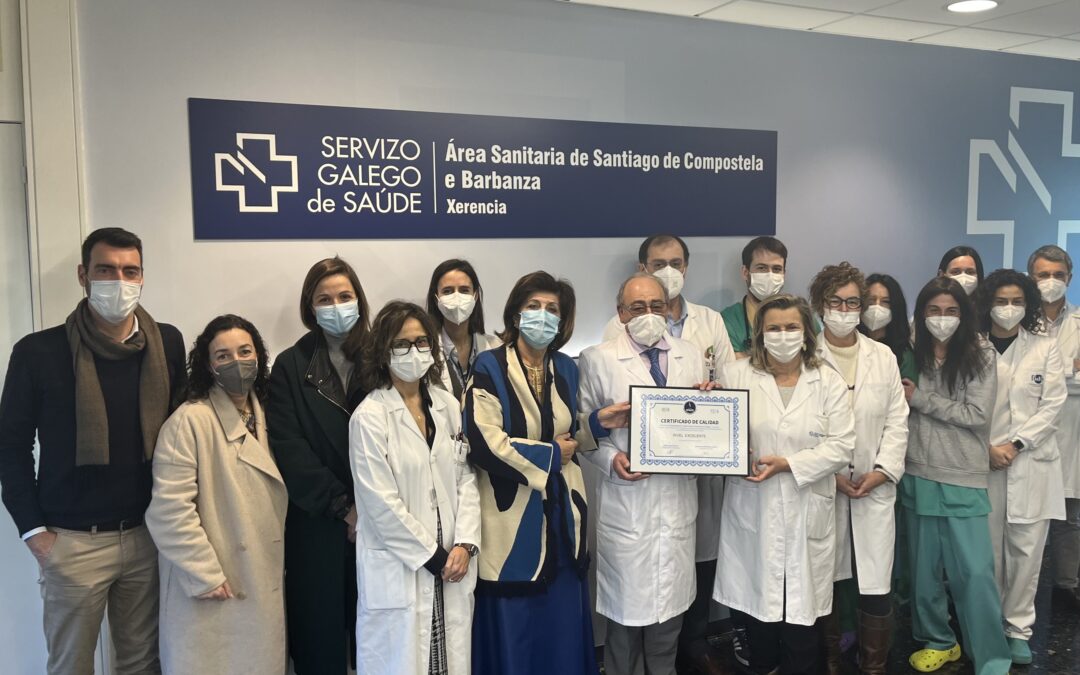 El servicio de Reumatología del Área Sanitaria de Santiago logra la certificación excelente de SECA por su atención a pacientes con espondiloartritis axial